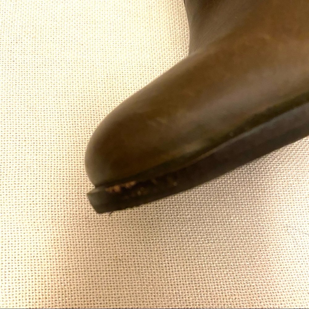 UGG Dolores Boots - Picture 4 of 14